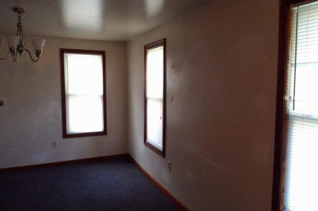 Building Photo - 625 Francis St