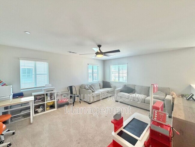 Building Photo - 34257 Swordfern Pl