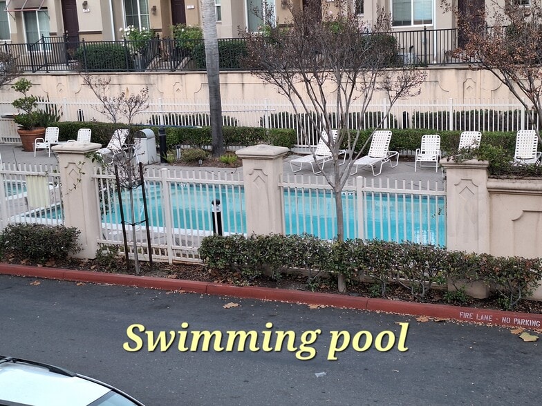 Building Photo - 797 Parc Ln