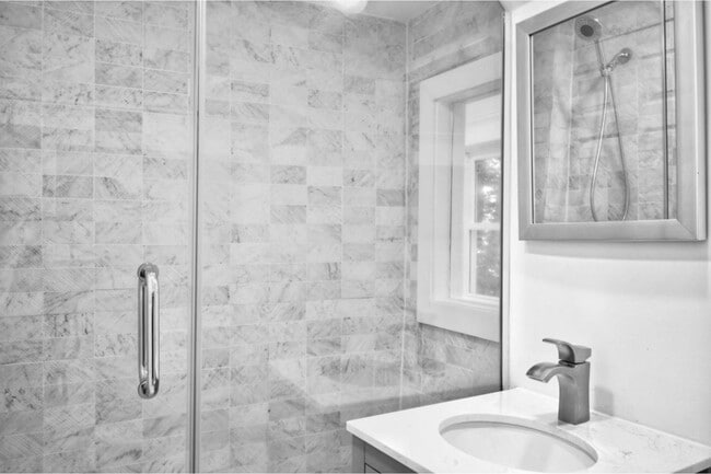 Building Photo - 149 Lake Ave