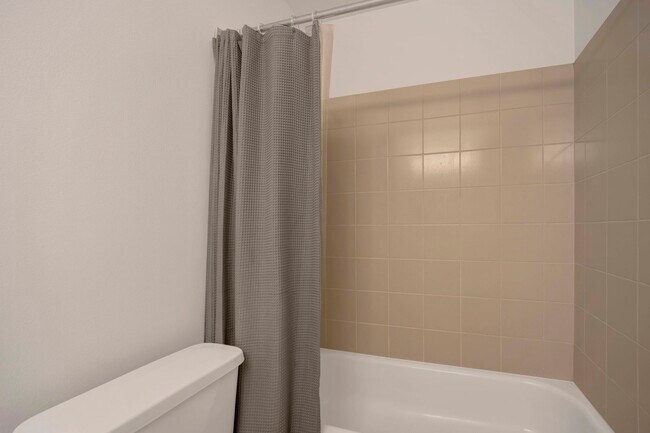 Building Photo - 525 W Superior St