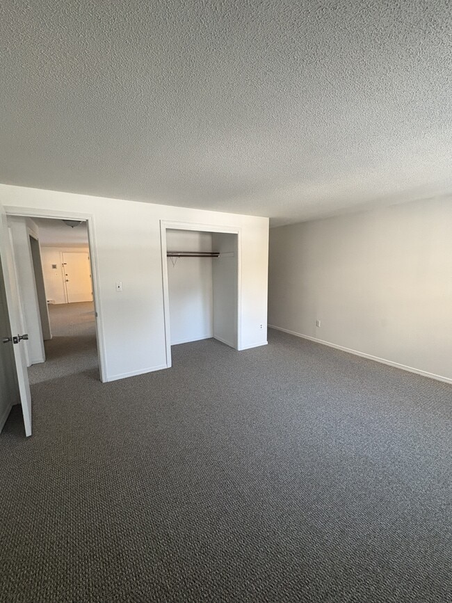 Building Photo - 80 Damon Rd