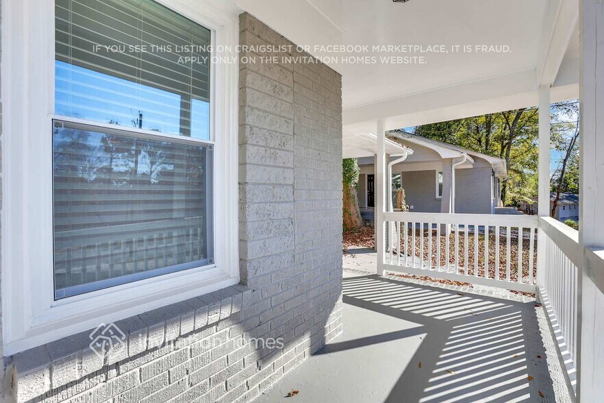 Building Photo - 2032 Rebecca Ln