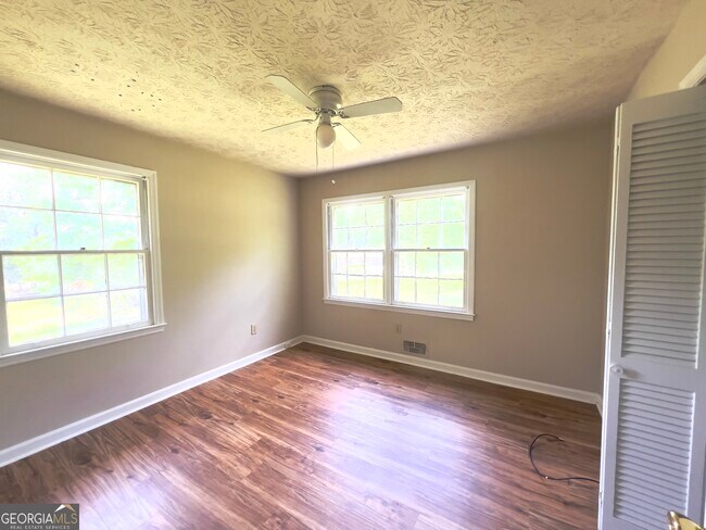 Building Photo - 1140 Barber Creek Dr