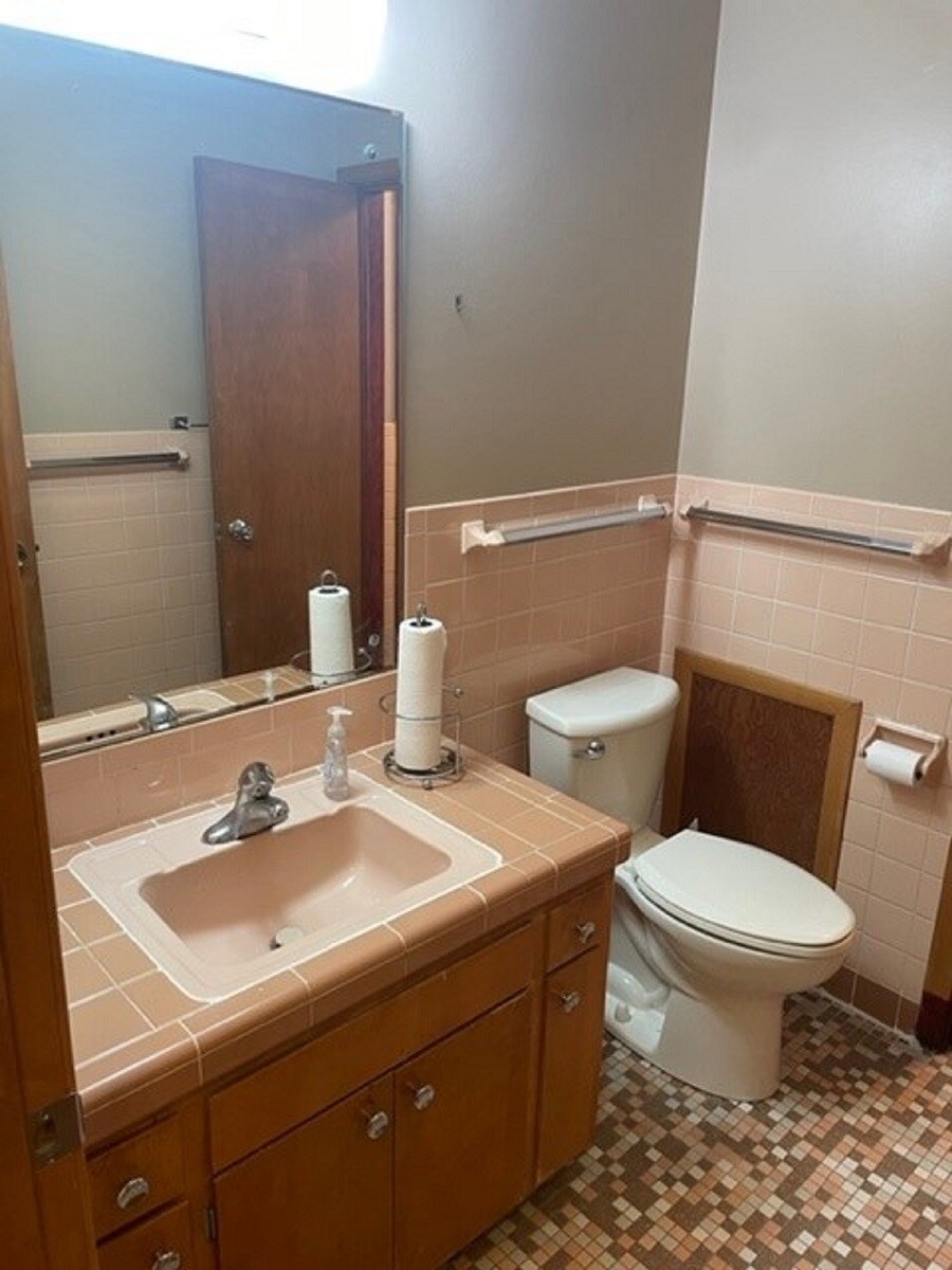 Building Photo - 401 Rhode Island Ave S