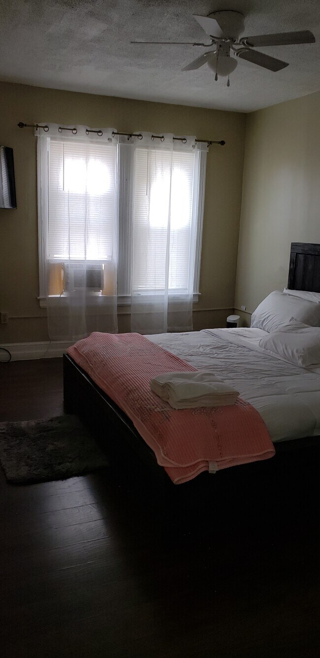 Building Photo - 26 S Georgia Ave