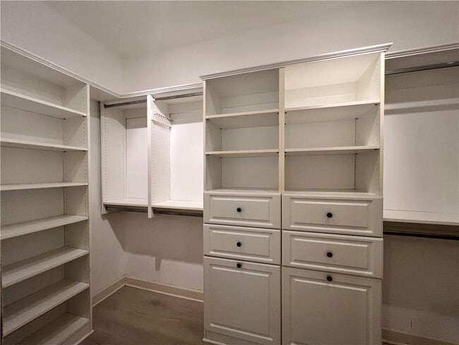 Building Photo - 5630 Sandown Way