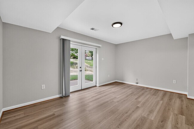 Building Photo - 4898 Wheatstone Dr