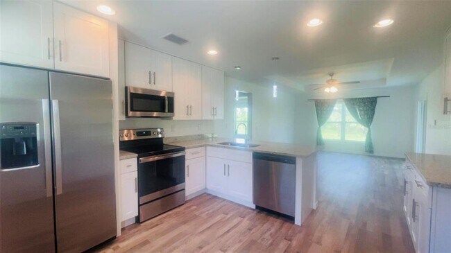 Building Photo - 27100 Savoy Dr