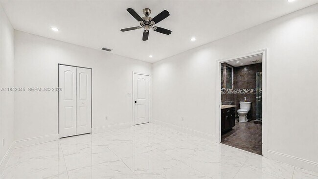 Building Photo - 16247 SW 92nd Terrace