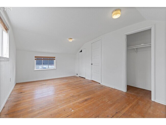 Building Photo - 4805 NE 110th Ave