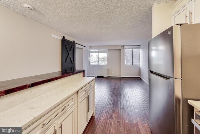 Building Photo - 1245 13th St NW