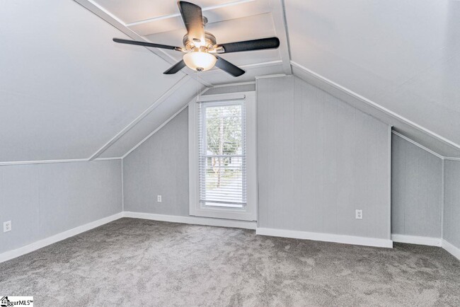Building Photo - 208 Brookdale Ave