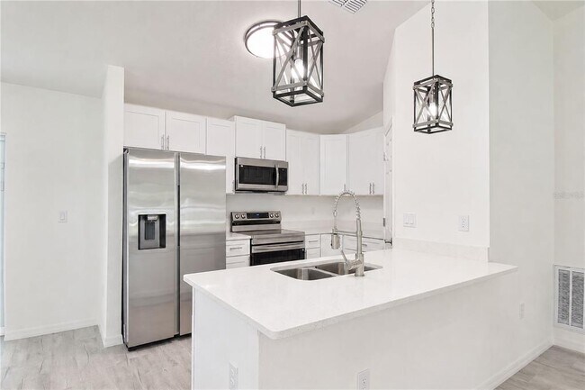Building Photo - 510 SW 15th Ave