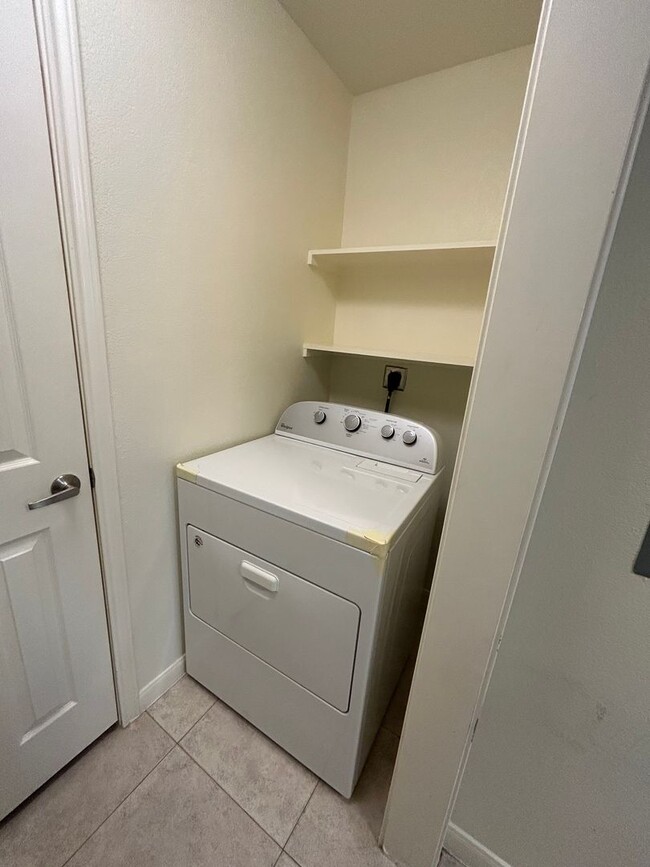 Building Photo - Medical Center Condo!