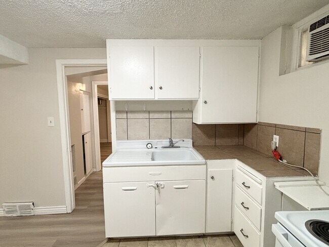 Building Photo - 416 Cornell Dr
