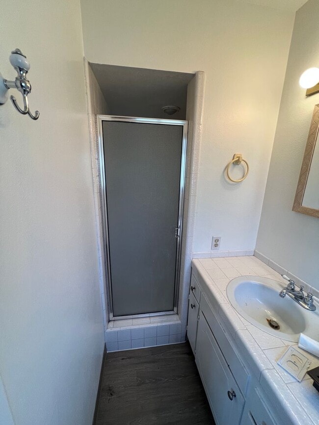 Building Photo - 3BED2BATH - GARAGE, DRIVEWAY, LARGE YARD, WASHER/DRYER HOOKUPS, BEAUTIFUL NEIGHBORHOOD