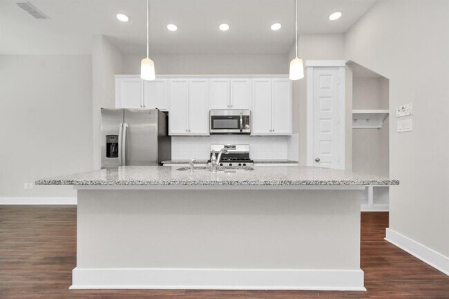 Building Photo - 716 Strawberry Pines Ct