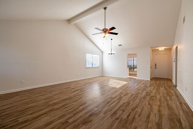 Building Photo - Beautiful 3 bedroom Home in North Austin!!