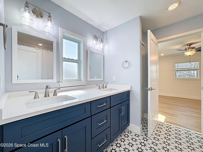 Building Photo - 1707 Shore Dr