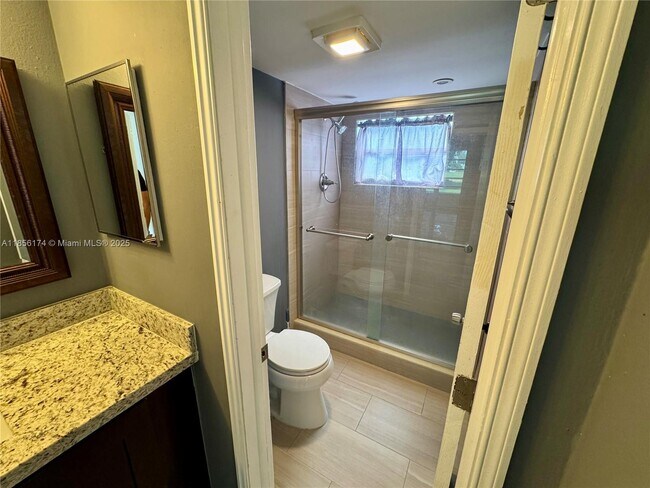 Building Photo - 9495 Evergreen Pl
