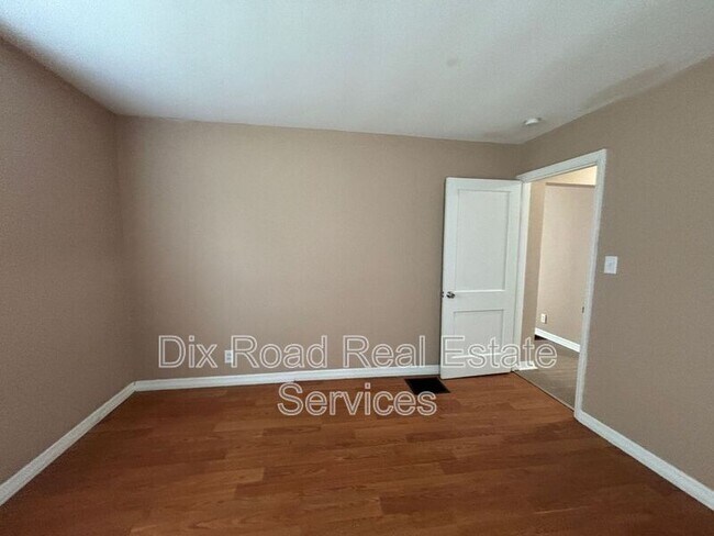 Building Photo - 1110 Ellen Dr