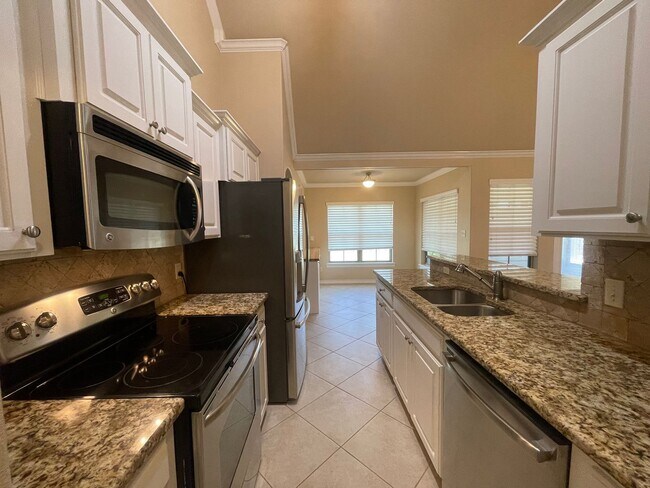Building Photo - 132 Lola Cir