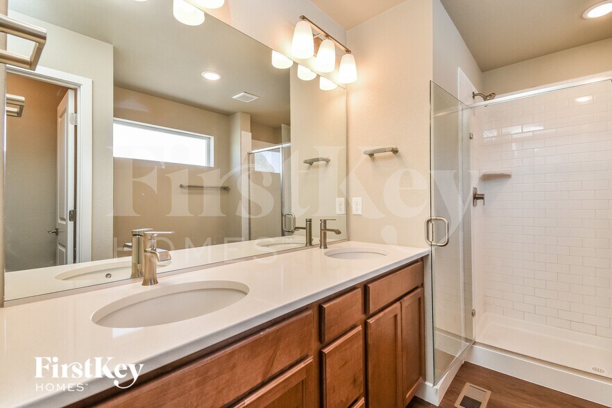 Building Photo - 10178 Luneth Dr