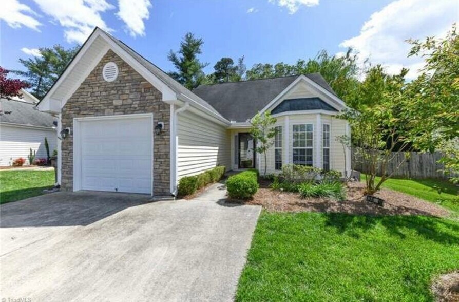 Building Photo - 3630 Sunset Hollow Dr