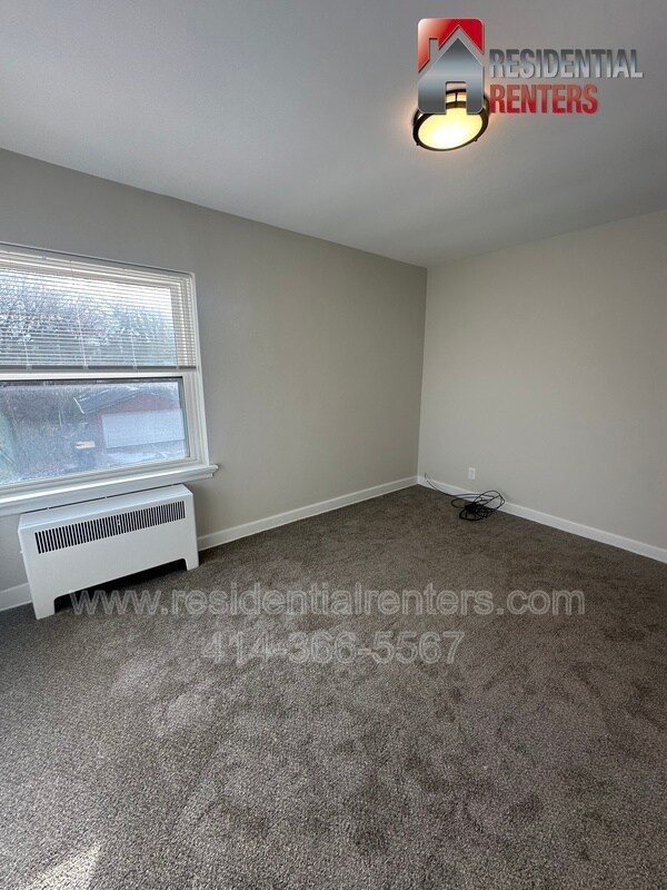 Building Photo - 8020 W Becher St