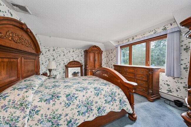 Building Photo - 522 Springfield Rd