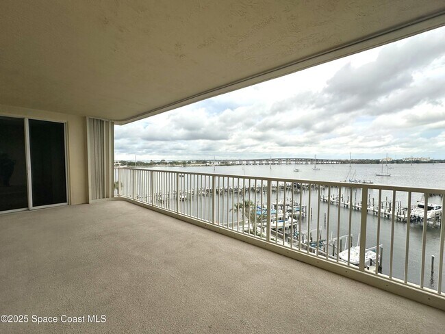 Building Photo - 102 Riverside Dr