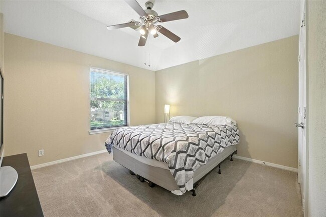 Building Photo - 12716 Oxen Way