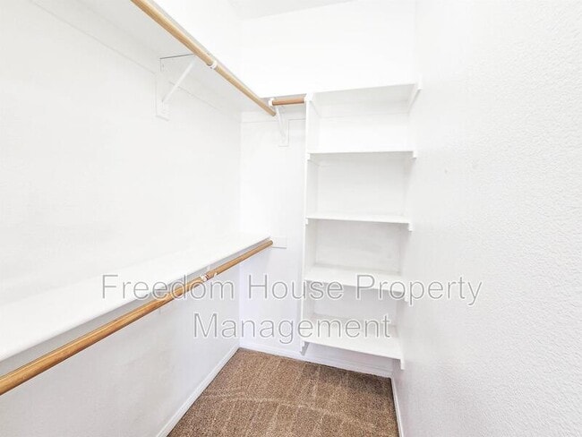 Building Photo - 1430 Star Rd