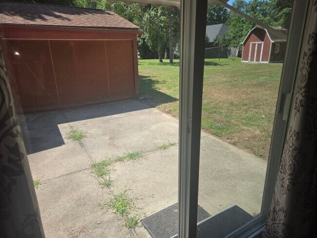 Building Photo - 1460 Gravel Ridge Dr