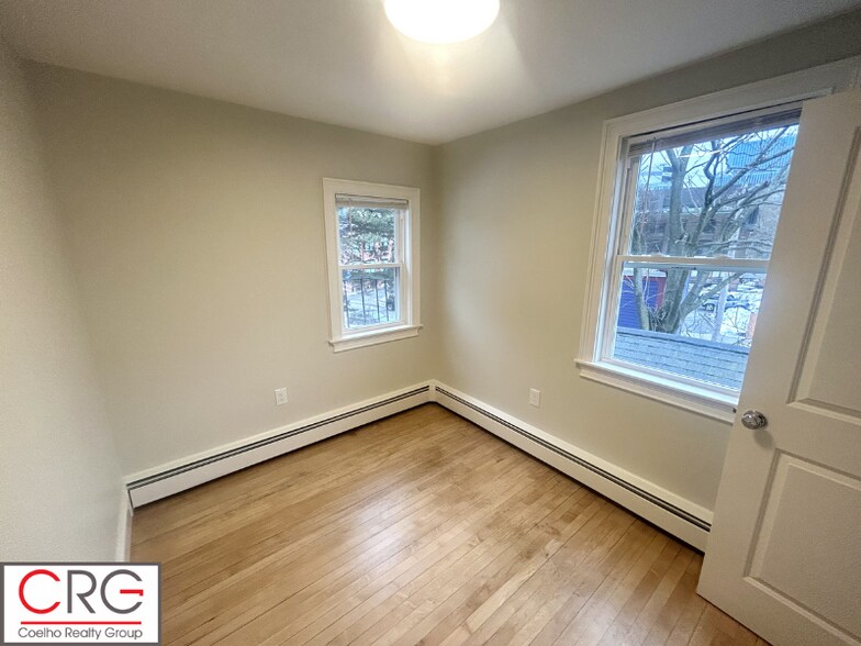 Building Photo - 190 3rd St