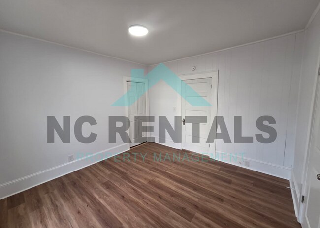 Building Photo - 204 N 6th Ave