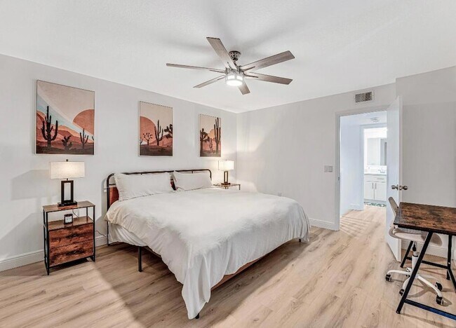 Building Photo - 2439 24th Way