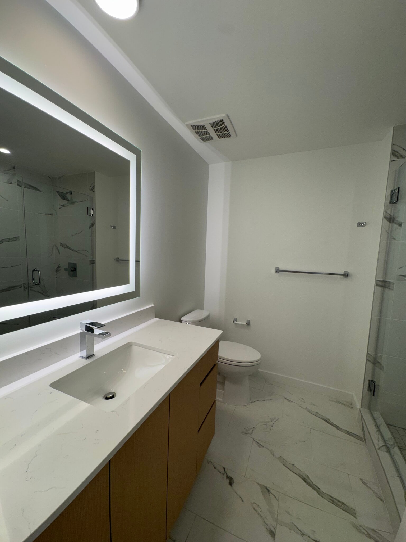 Building Photo - 1640 NE 125th St