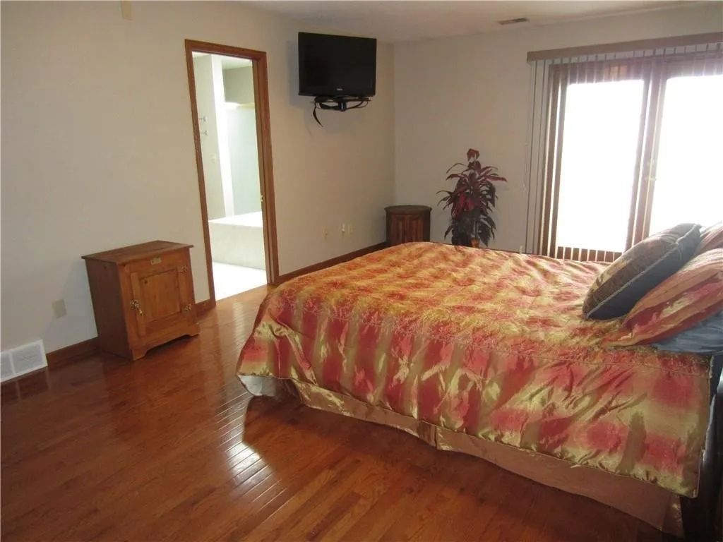 Building Photo - 3304 Baer Beach Rd