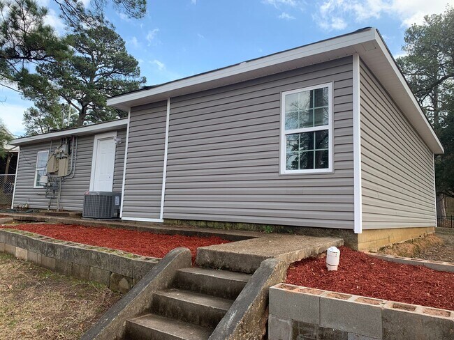 Building Photo - 1068 Blanchard Pl