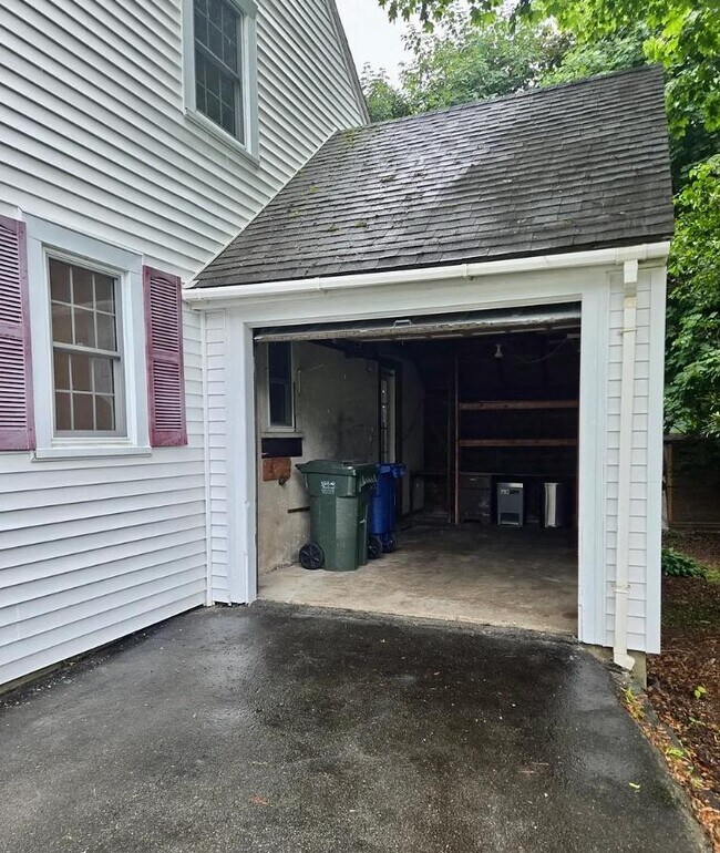 Building Photo - 73 Clemons St