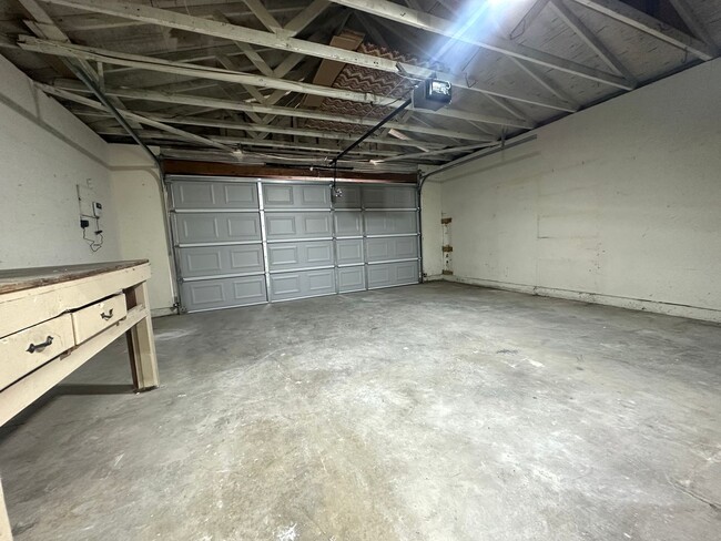 Building Photo - Beautiful home located in Manteca