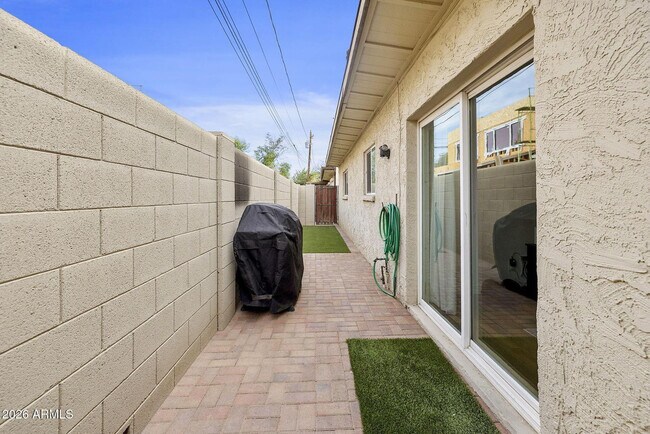 Building Photo - 3039 N 38th St