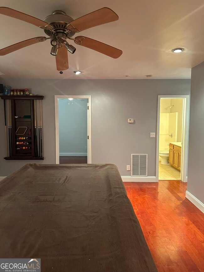 Building Photo - 711 Pine Grove Cir