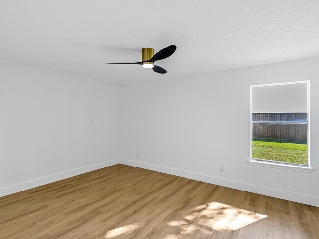 Building Photo - 1306 Briarmead Dr
