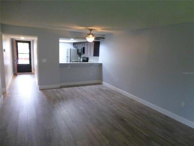 Building Photo - 110 Lakeside Dr