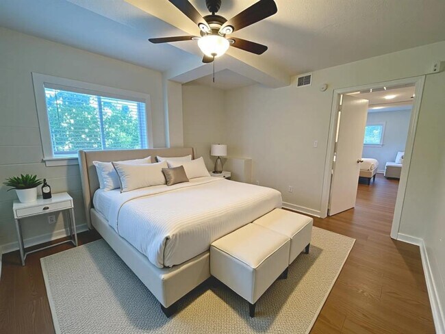 Building Photo - 3106 Duval St