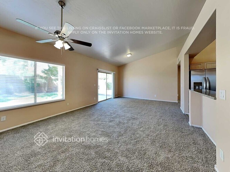 Building Photo - 11634 W Clover Way