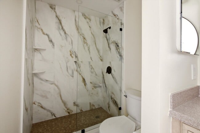 Building Photo - 412 Southwind Dr